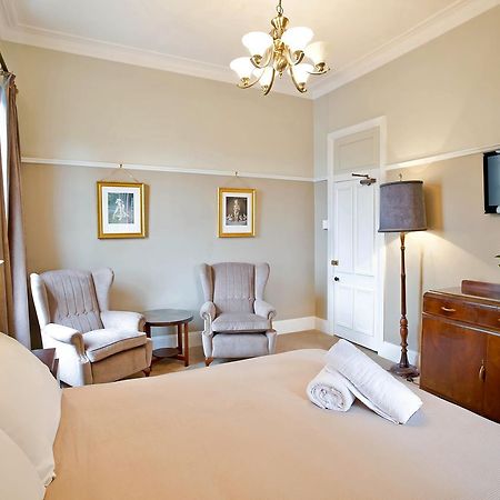 Alexandra Hotel ルーラ エクステリア 写真