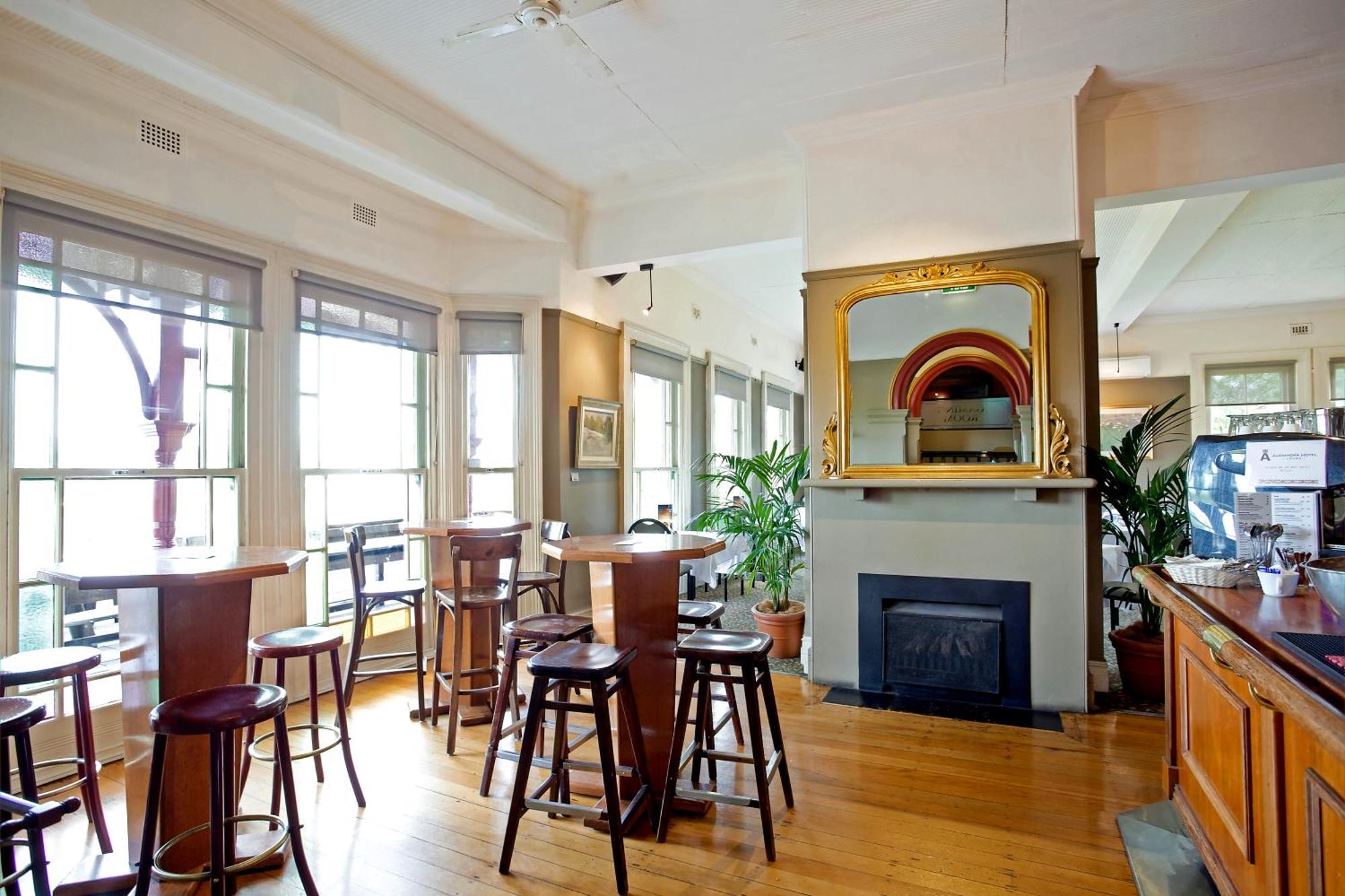 Alexandra Hotel ルーラ エクステリア 写真