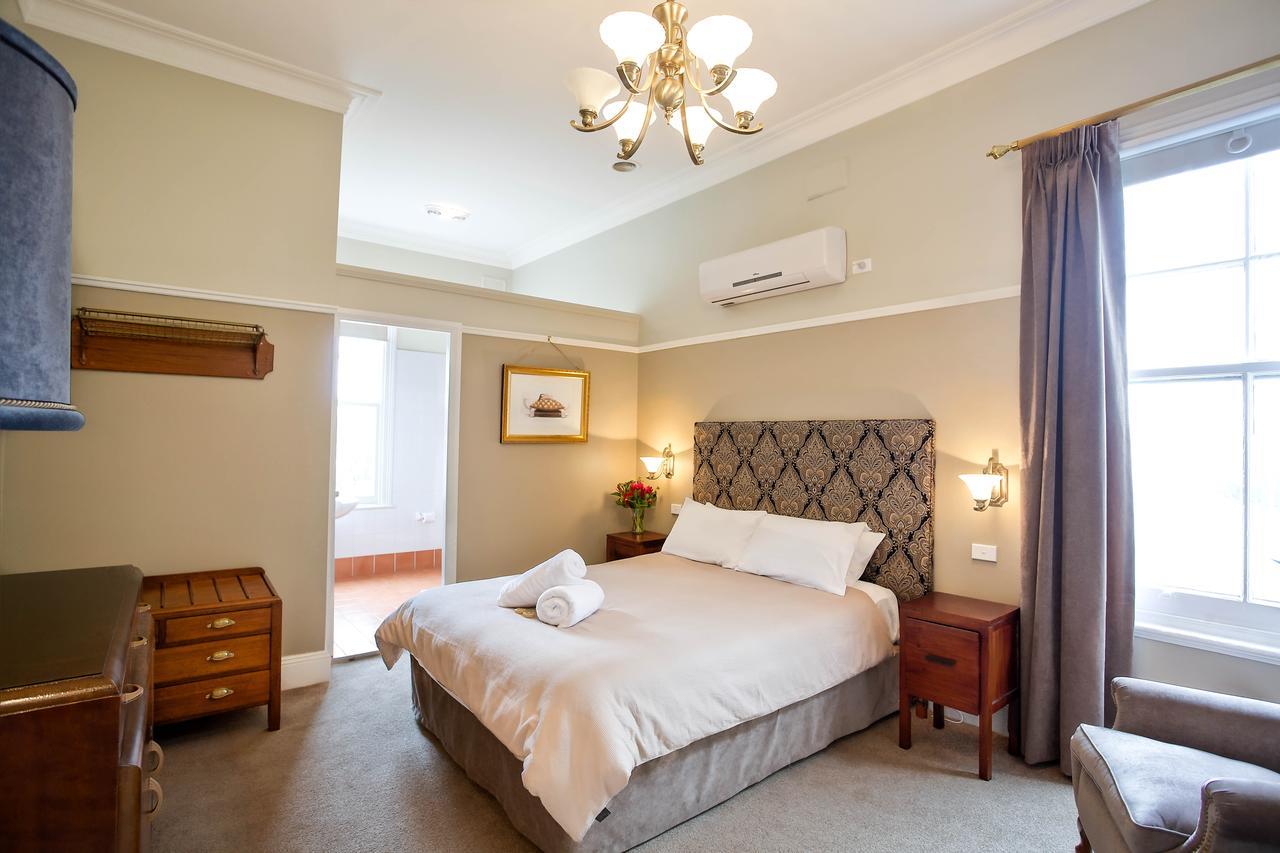 Alexandra Hotel ルーラ エクステリア 写真