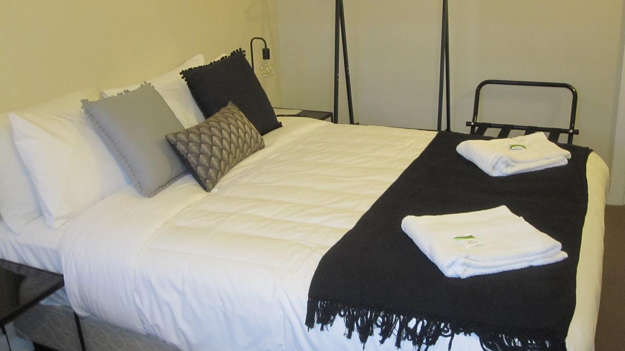 Alexandra Hotel ルーラ エクステリア 写真